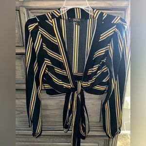 Womens Forever 21 Black and Gold Crop Top Shirt. size small.